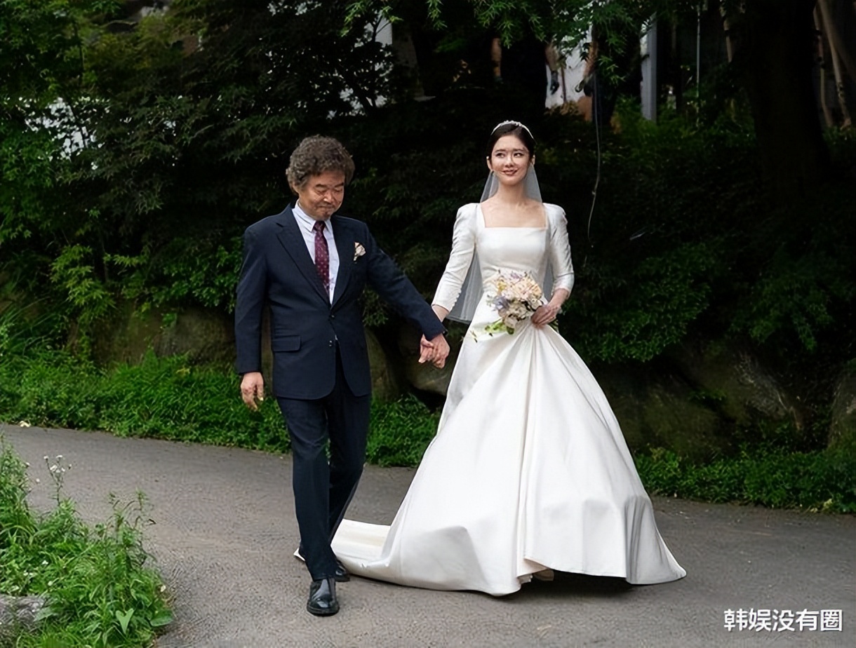 42岁的张娜拉婚礼现场曝光，坦言：要做一个好妻子、好演员