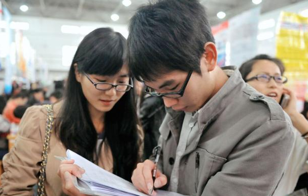 2022上海官宣人才储备标准，部分985榜上无名，海外水硕不香了？