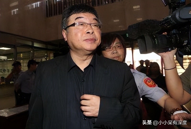 台湾邱毅教授，他铿锵有力地点评，在中国大陆圈粉无数，深受欢迎