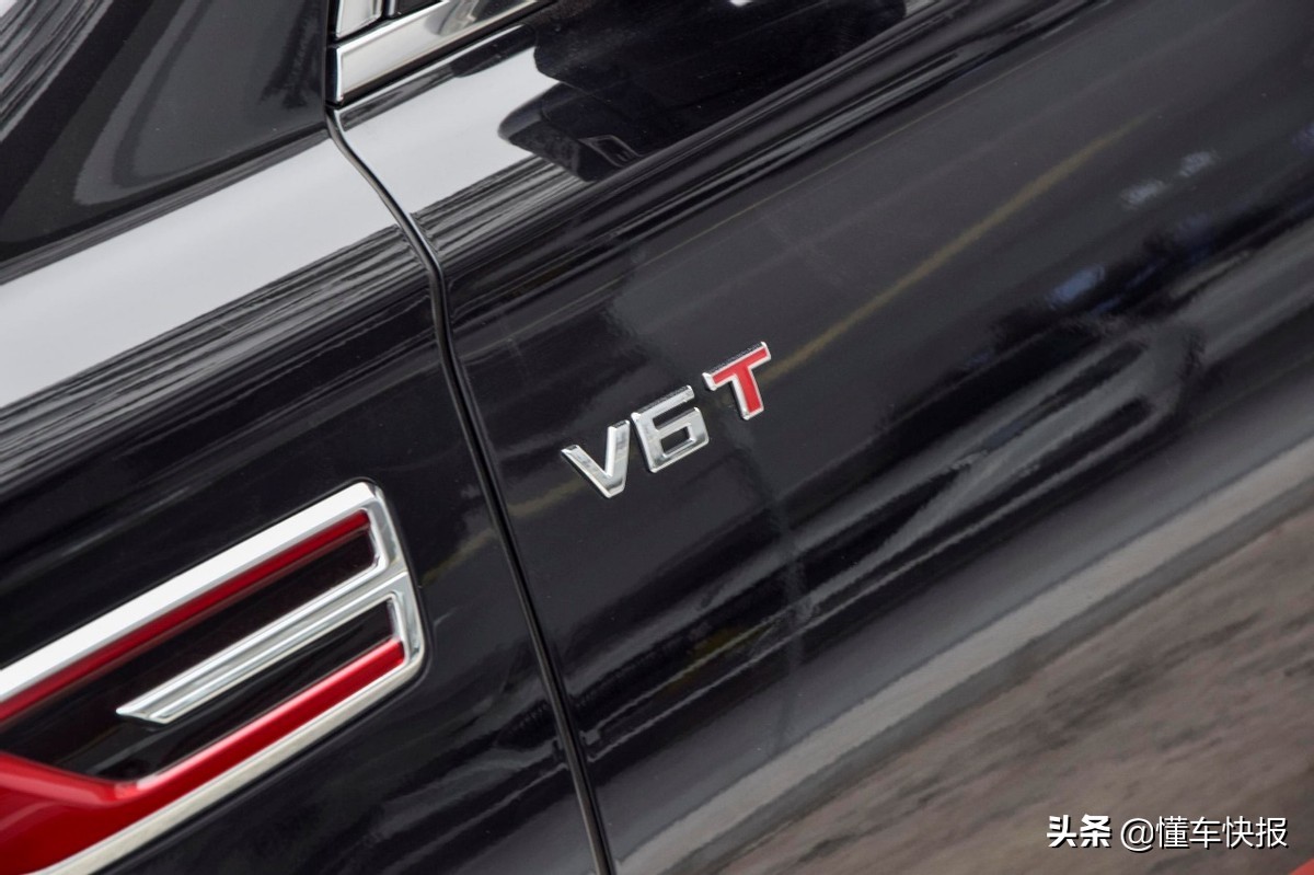 定位中大型SUV，3.0T车型配空气悬架，2022款红旗HS7选购建议