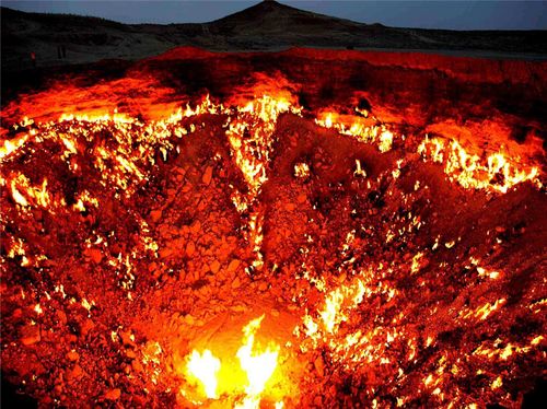 乌兹别克斯坦地狱之门：留下一个直径约50-100米的大洞