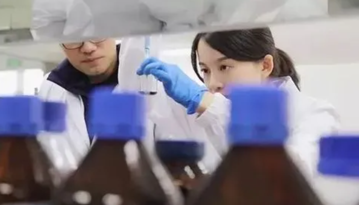 33岁女学霸获浙大长聘教授，温柔气质的外表下，丰富的履历更抢眼