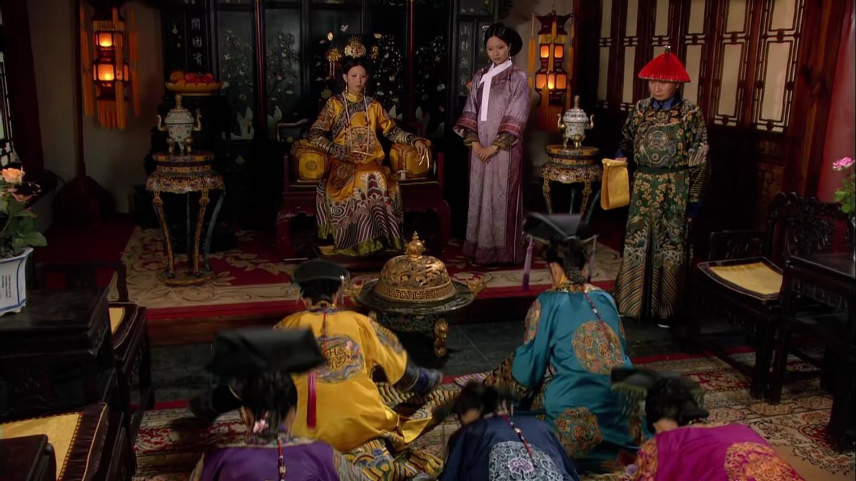 《甄嬛传》人物解析：10岁嫁人，16岁生子，雍正真的讨厌宜修么？