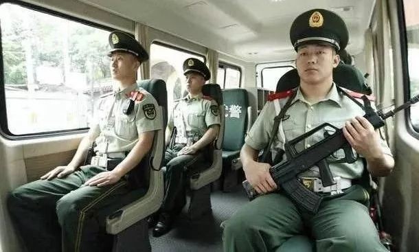 2003年高考试卷在四川被盗，启用超难备用卷，万千考生命运被改写