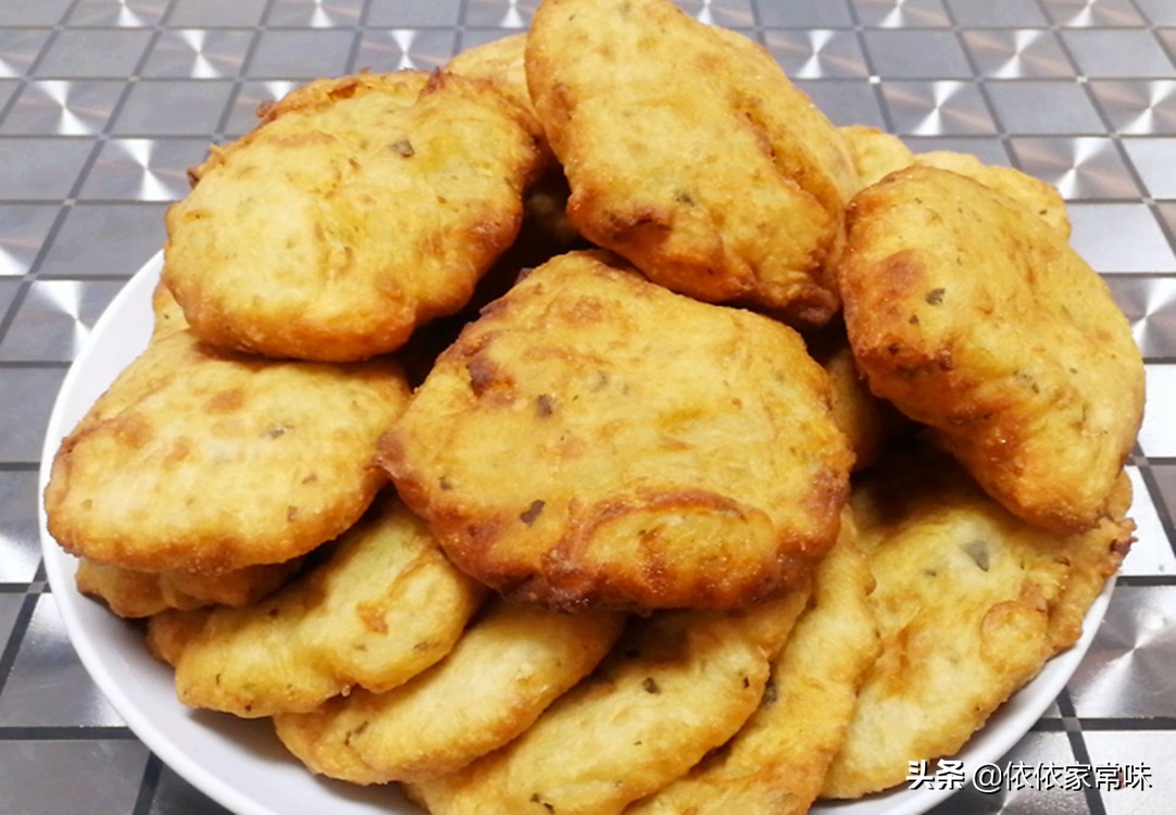 正宗炸油饼（油饼这样做比早餐店的还要好吃）