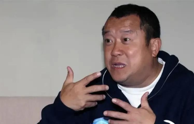 父亲是歪瓜裂枣，女儿却貌美如花？这10位星二代的长相好奇妙