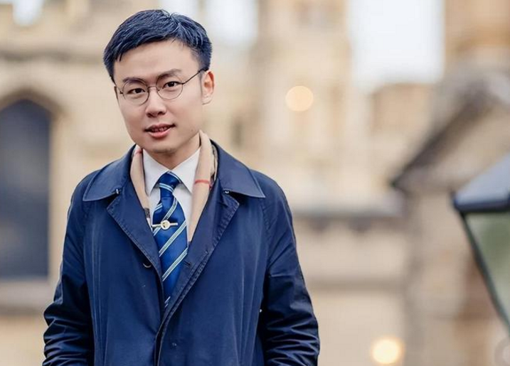 “潘周聃，29岁！”谁的DNA动了？魔性bgm主人公竟和爱因斯坦同校