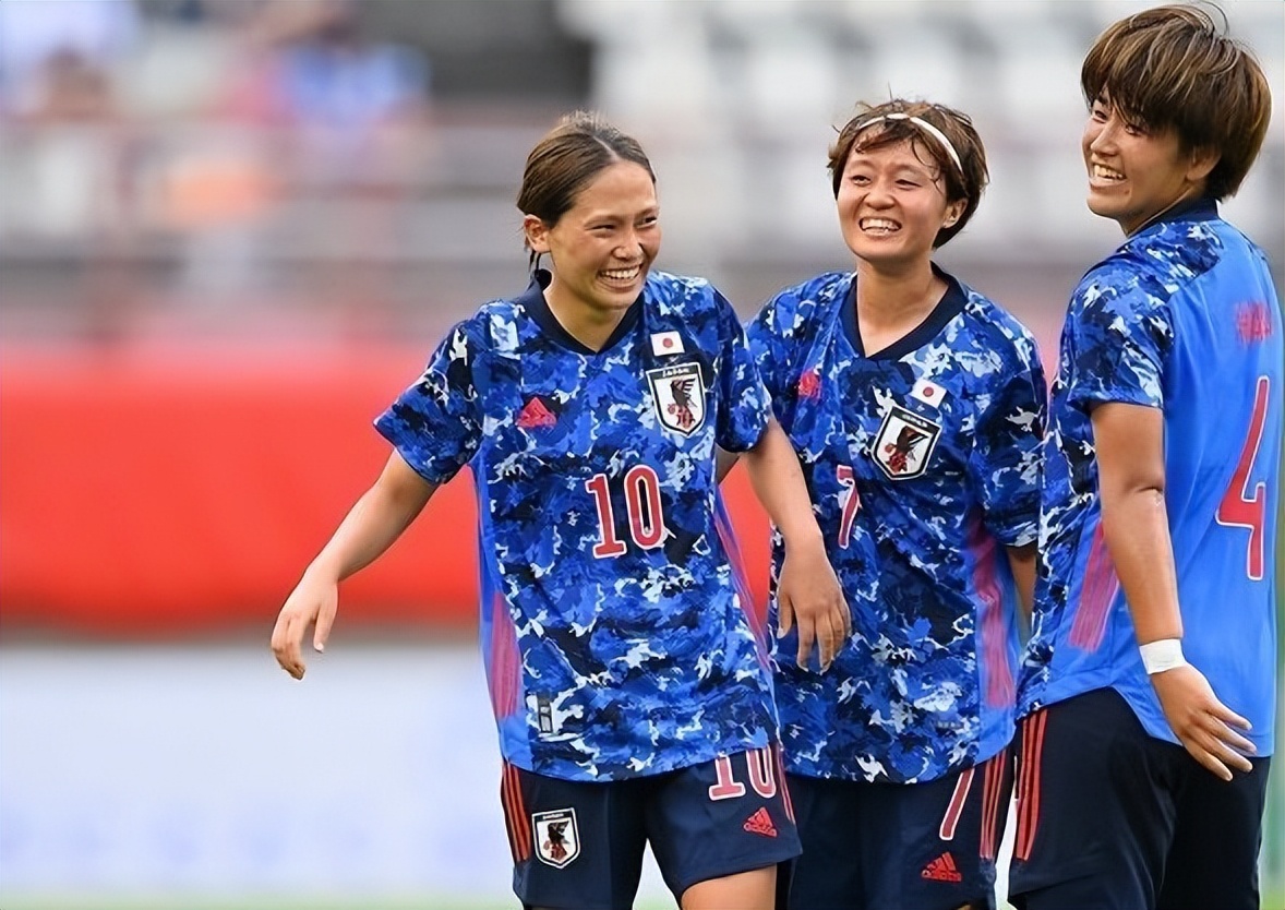 韩日世界杯中国战绩(6-0！2-1！日本队太强了，2队赢球同时登顶，曝中国男足对攻韩国)