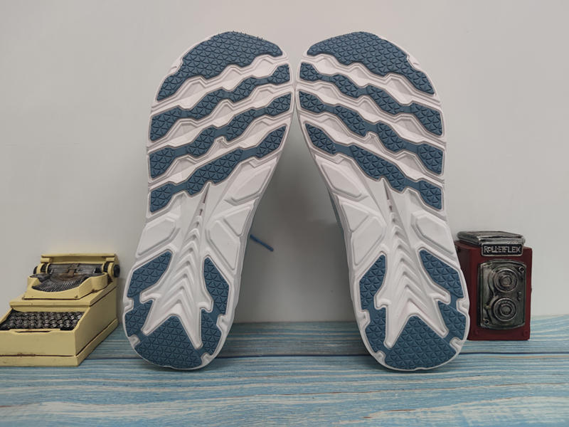 跑鞋刮起轻运动时尚风，咕咚F1健跑鞋体验