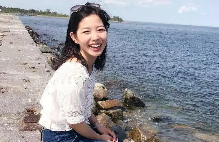 杭州90后女孩，17岁拒绝保送清华，大二未婚生子，22岁带娃读哈佛