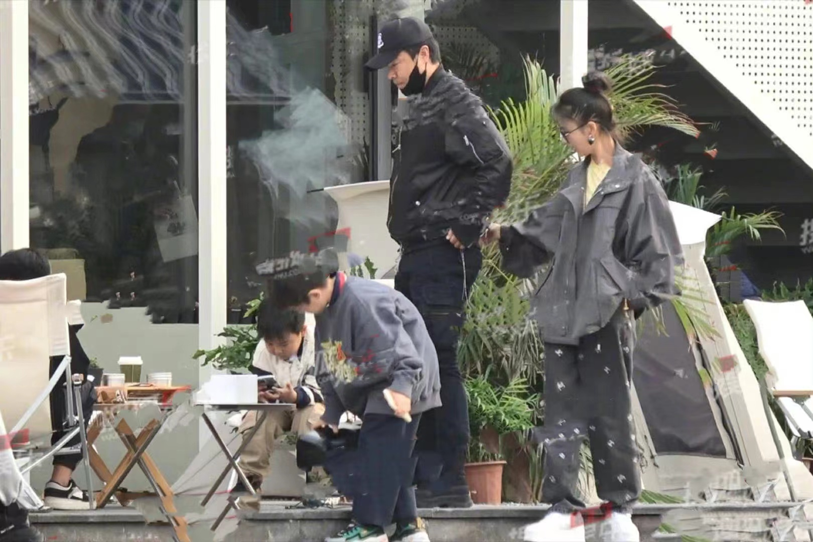 离婚还能做朋友，聚会度假遛孩子，这5对离异明星夫妻，还有往来