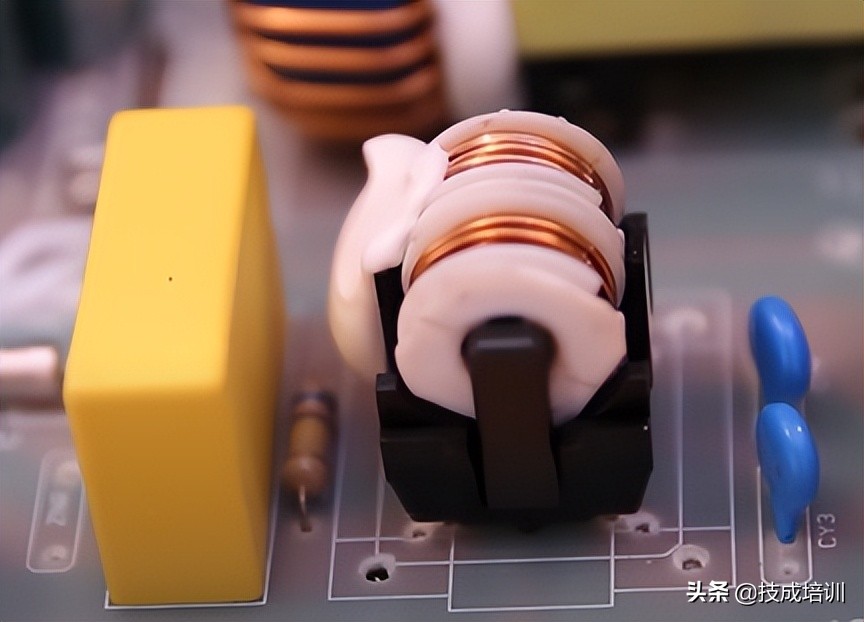 不知道开关电源“五脏六腑”在哪的电工，不是一名合格的维修电工