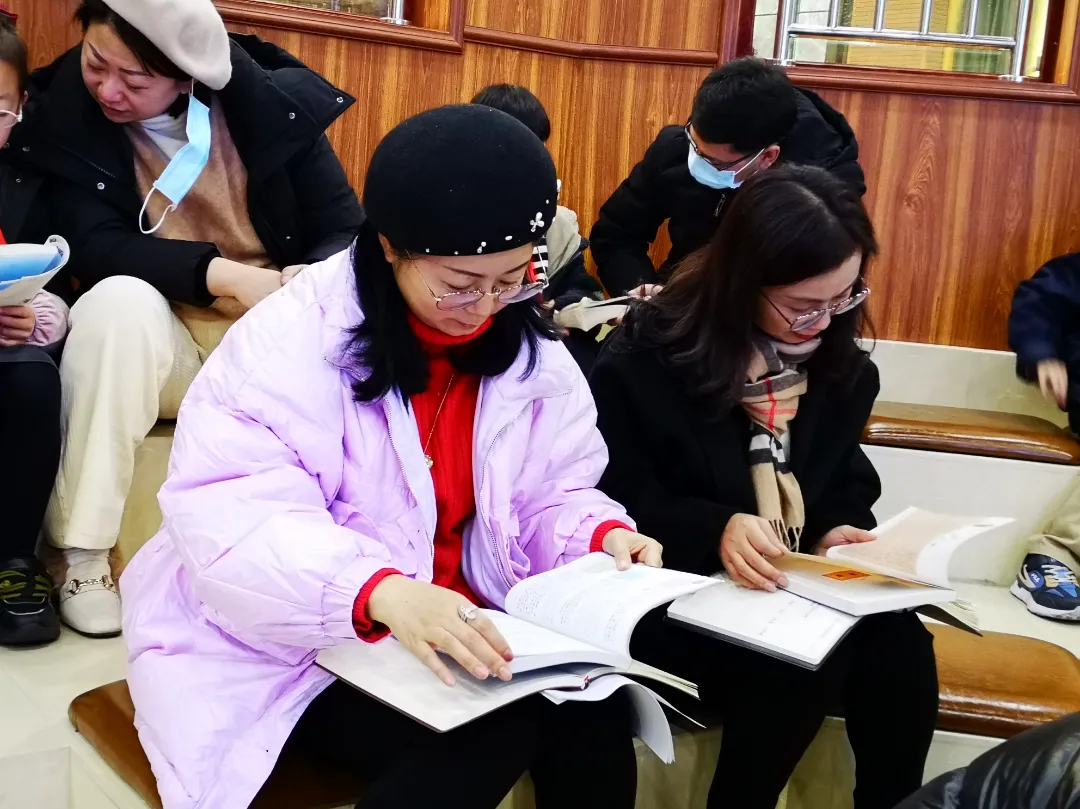 家校互动 趣味共读——华阳实验小学亲子阅读活动报道