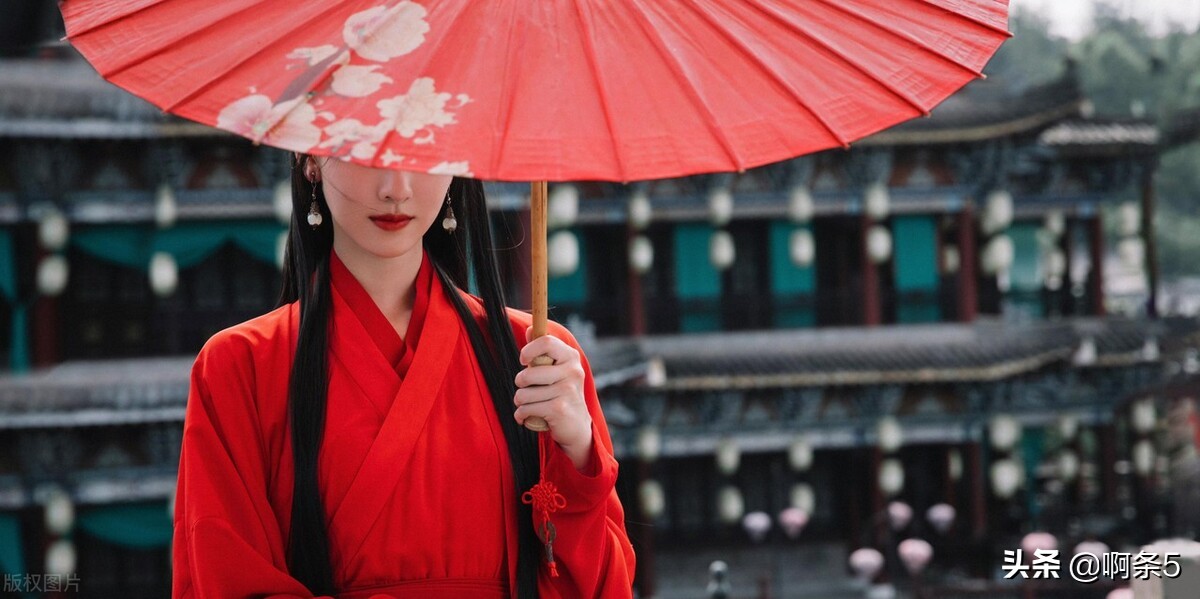 突然发现陈都灵的鼻头有点大啊