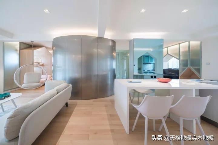 天格：家里铺木地板什么颜色好看？来看看《梦想改造家》如何选择