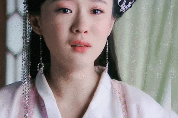 赵丽颖最新生图曝光，这脸怎么像17年前爆火退圈的她？