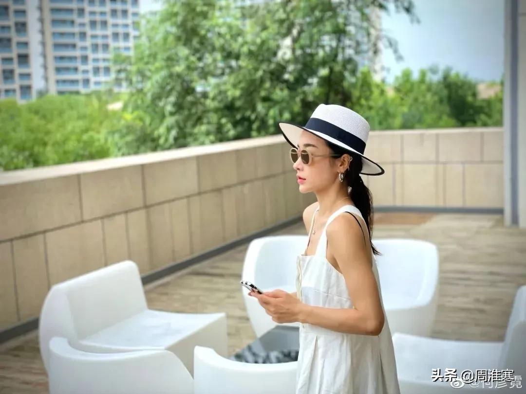 还记得《仙剑奇侠传三》，圣姑角色，如今又美又飒