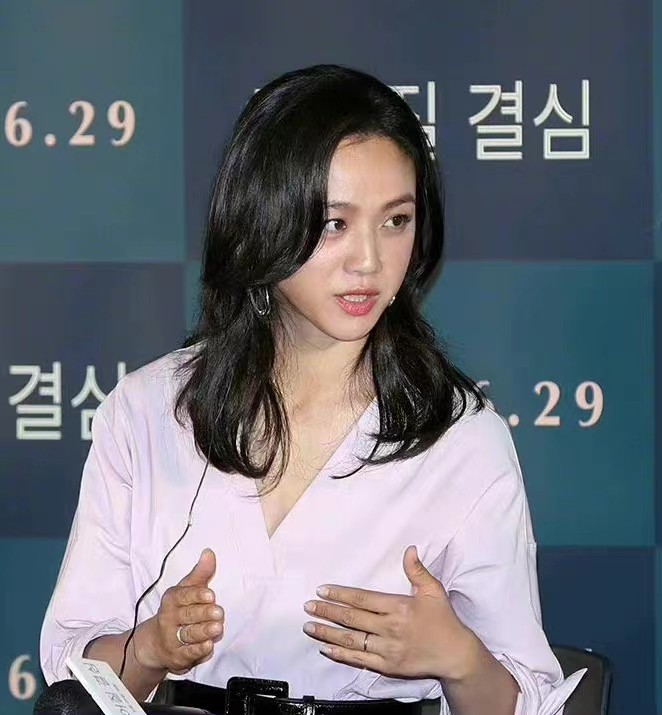 汤唯在韩国封神！办首映礼请来韩国大半个娱乐圈，场面太大好热闹