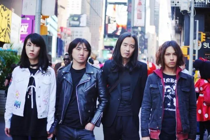 "新裤子"彭磊:娶记者,结婚11年零绯闻,生活只有老婆和孩子