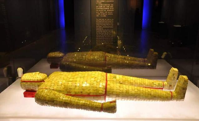 1999年一富商2万伪造金缕衣，故宫专家估价24亿，轻松骗走银行5亿