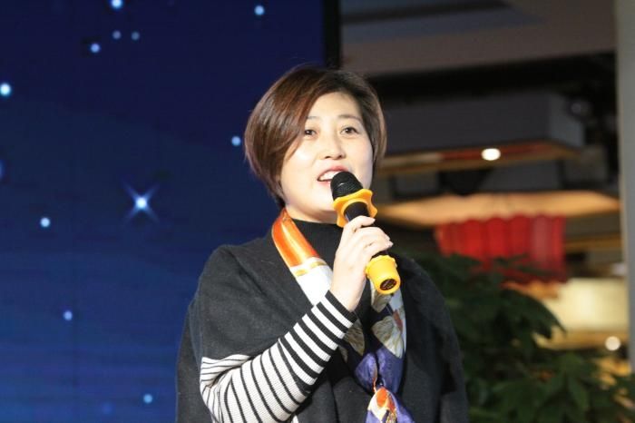 主持人子倾简介