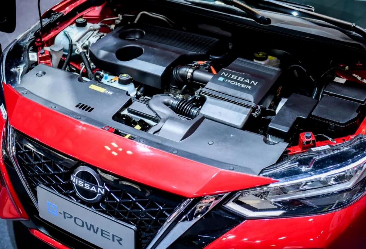 最低油耗才3.9L？這5款“省油高手”，油價再漲也敢加滿