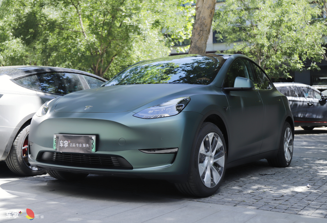 太喜欢这个颜色了，一张都没删，特斯拉ModelY 幽灵金属墨绿