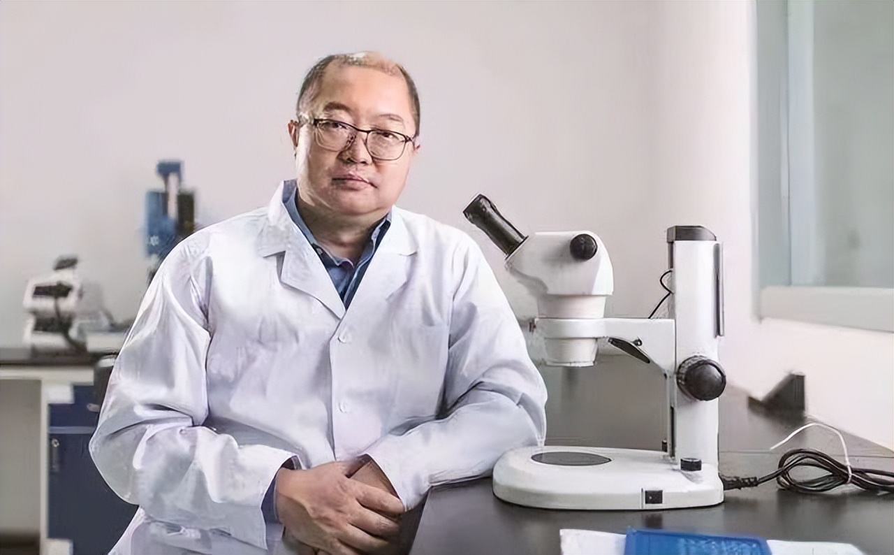 创全国第一，为航天器编织“玻璃翅膀”！这所大学7人集体获官方表彰！