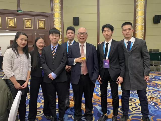 喜报！全球第一的总冠军得主，将获得清华大学的提前保送资格