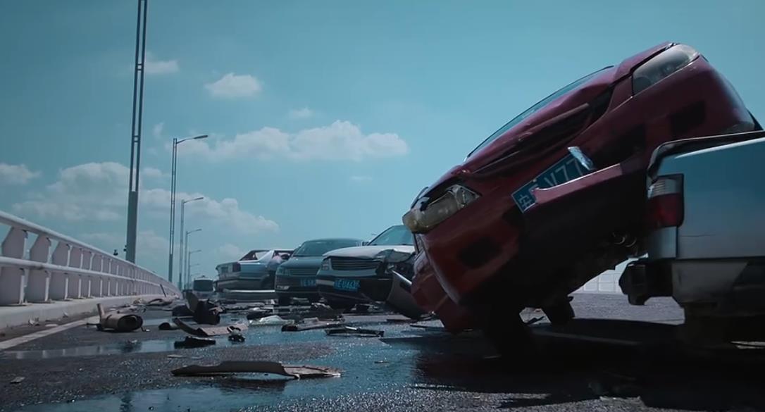 20集悬疑剧《庭外》首播质量高，10分钟入戏，连看2集不过瘾