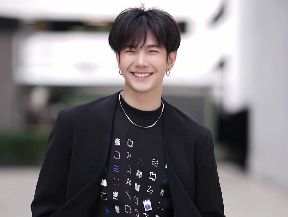 细说泰国男星Build的塌房全过程