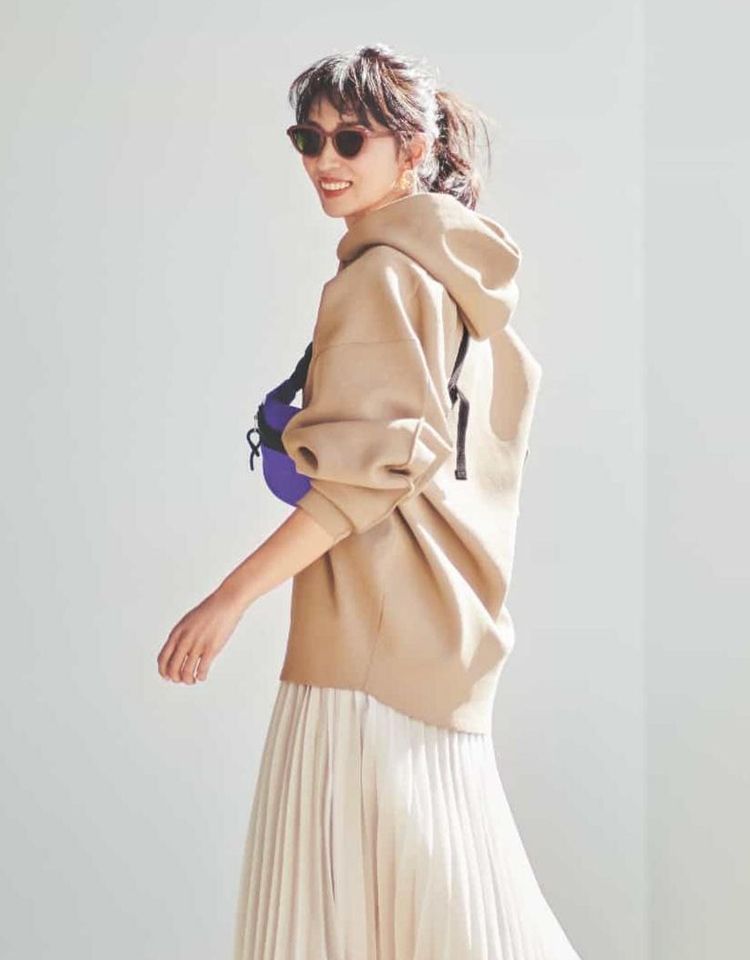 中年女人穿卫衣有装嫩嫌疑?关键要选对款式和注意搭配,才更高级