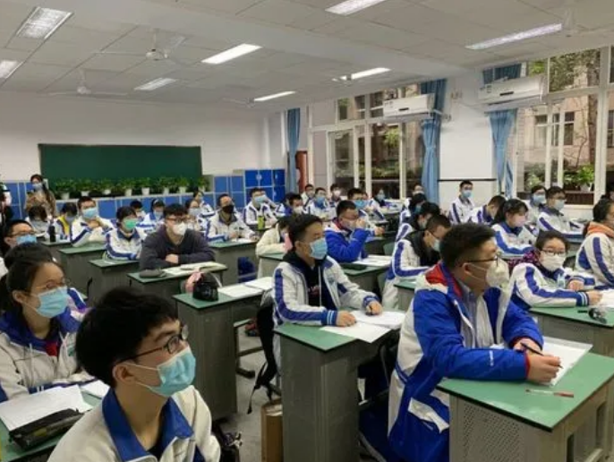 北京地区本科大学排行榜，共分7个档次，考进前三档的都算学霸