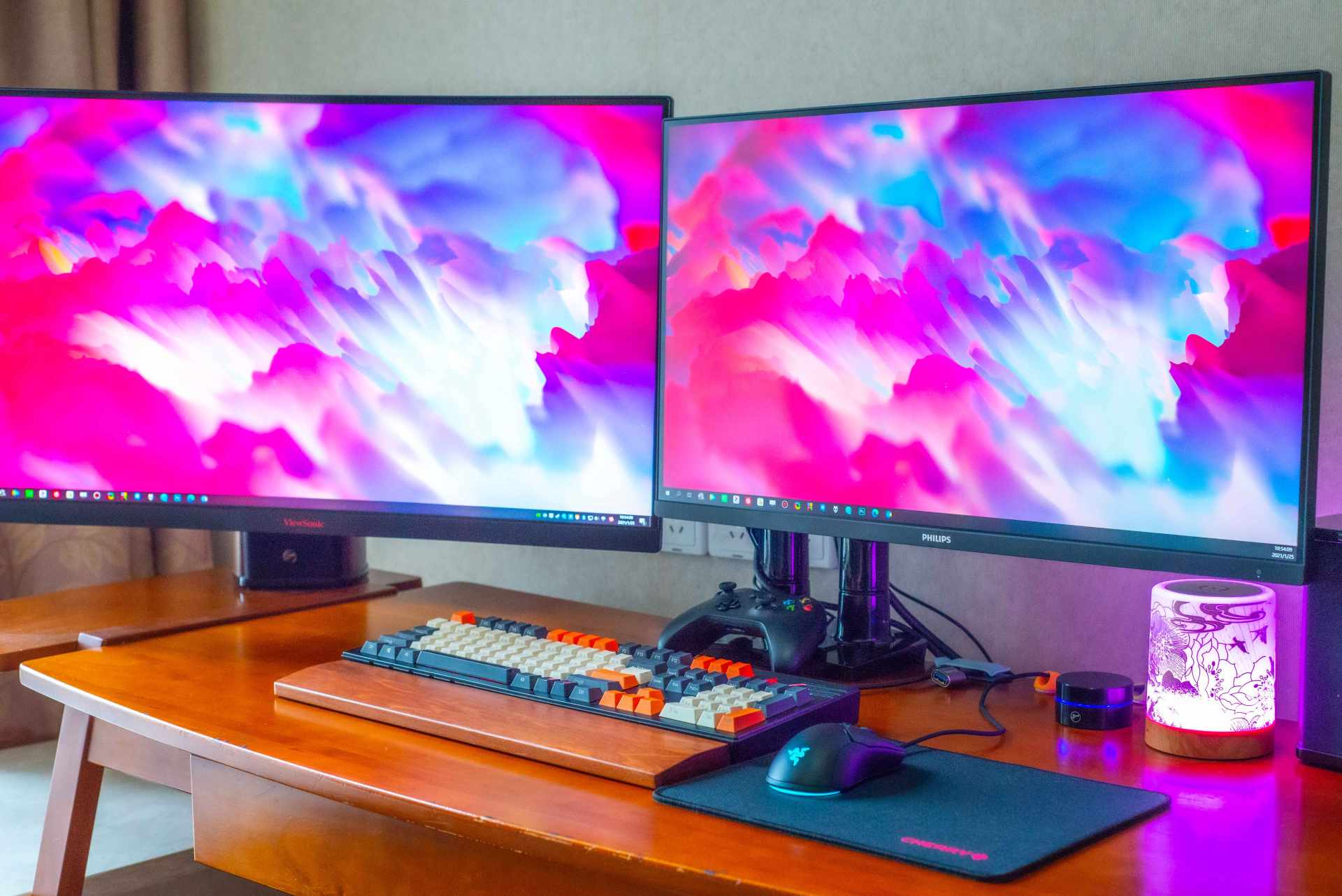 桌面改造 2.0，兼顾生产力与娱乐性的一体化空间