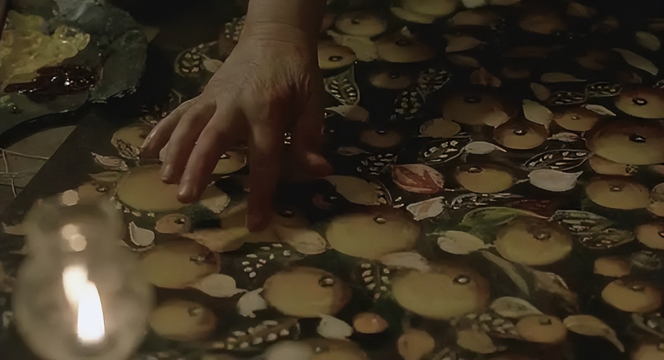 女清洁工的画作，曝光后震撼世人