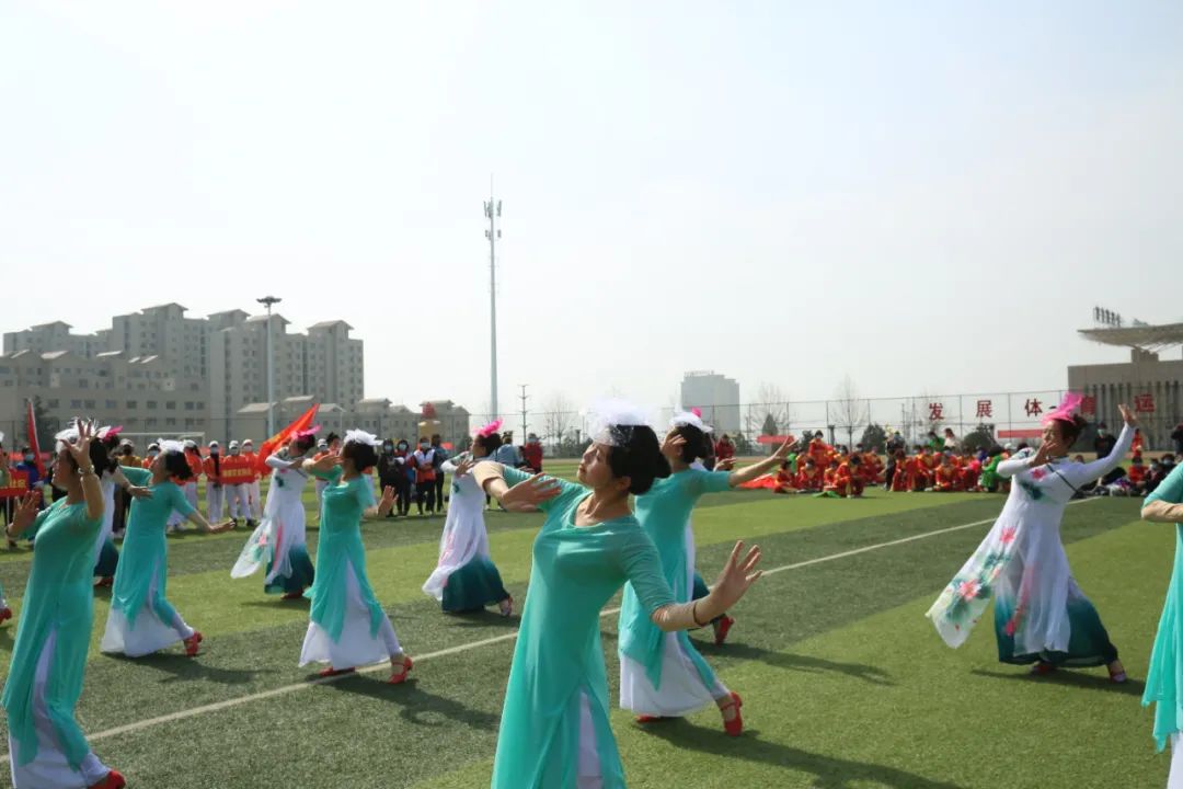 “巾幗心向黨 奮進(jìn)新征程”群眾性文化 娛樂(lè)活動(dòng)亮彩紛呈