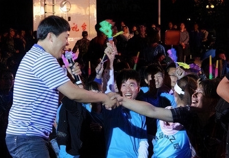 草根歌手刘大成：父亲陪我走上成名之路，走红后不忘农民本色