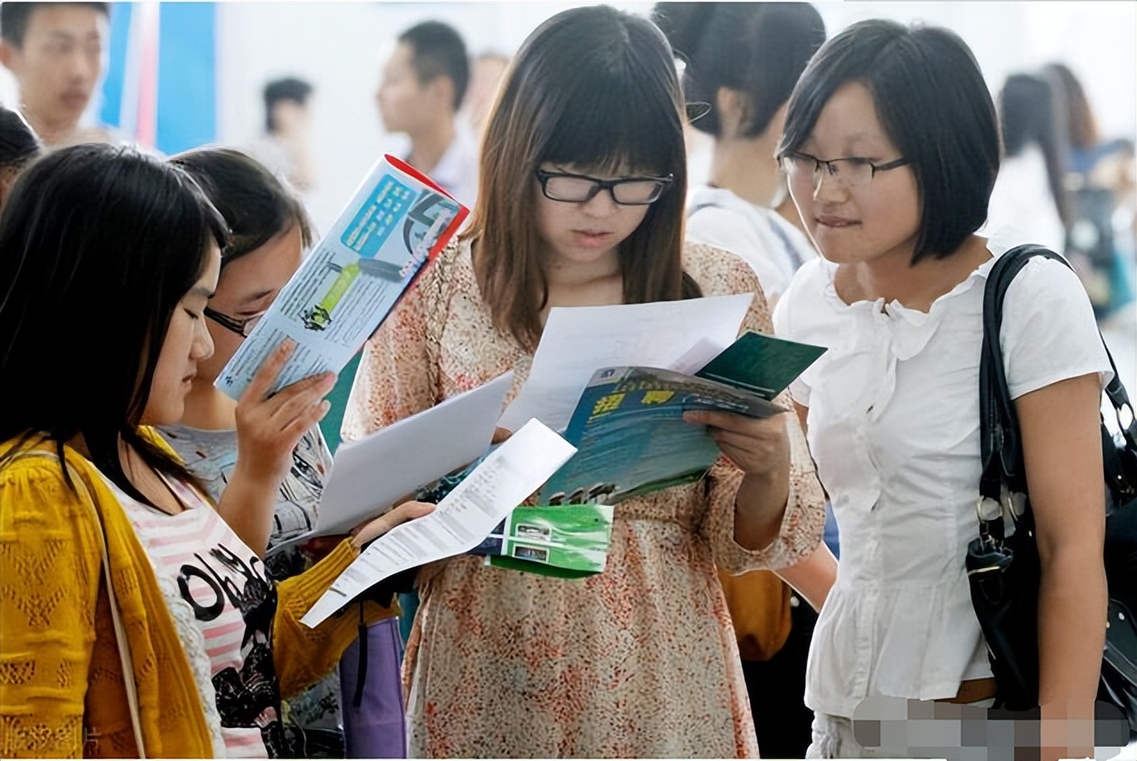 2022理工类大学排名更新，天大反超哈工大表现出色，北航无缘前5