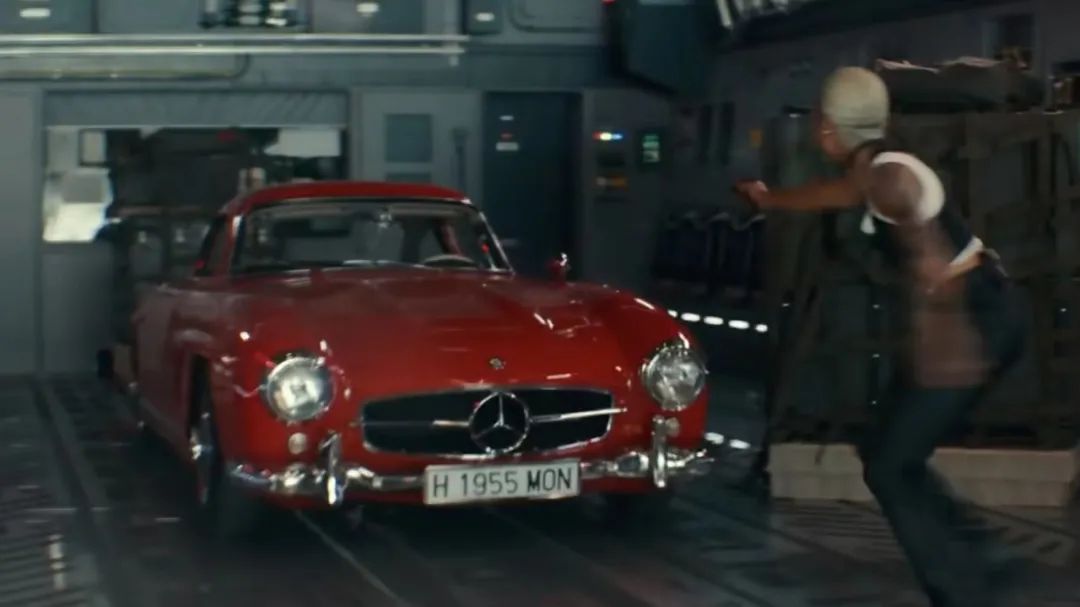 不能飞要翅膀干嘛，电影里这台车真的飞了