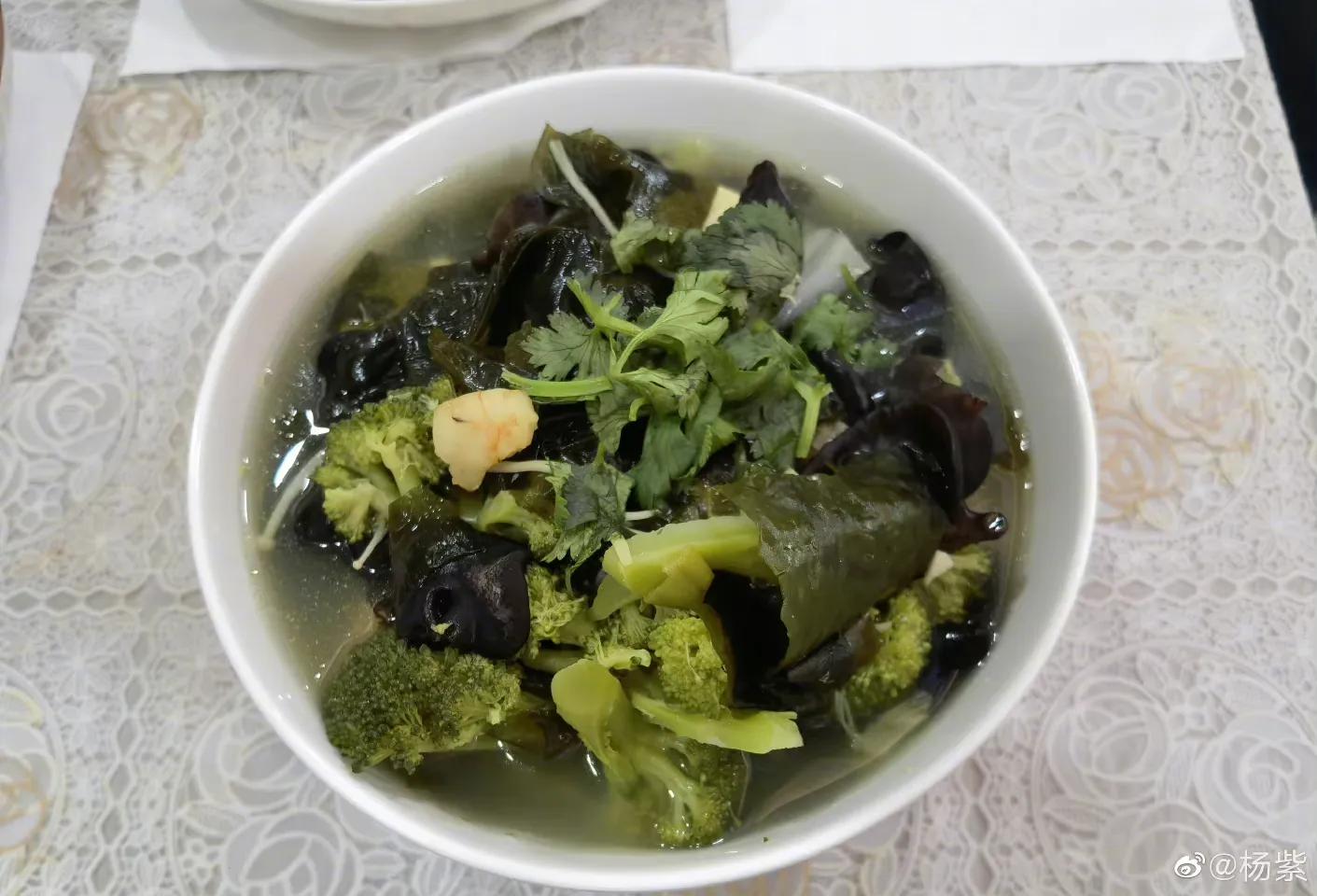 看看杨紫发的图片，引发多少人的垂涎欲滴