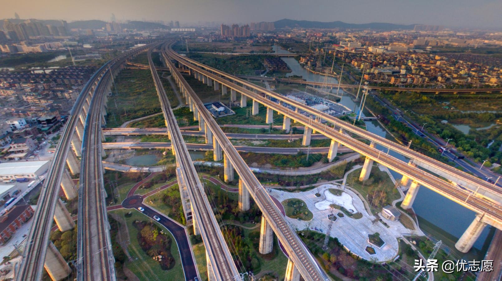 交通运输和交通工程专业名字相似，实际培养方向和就业岗位大不同