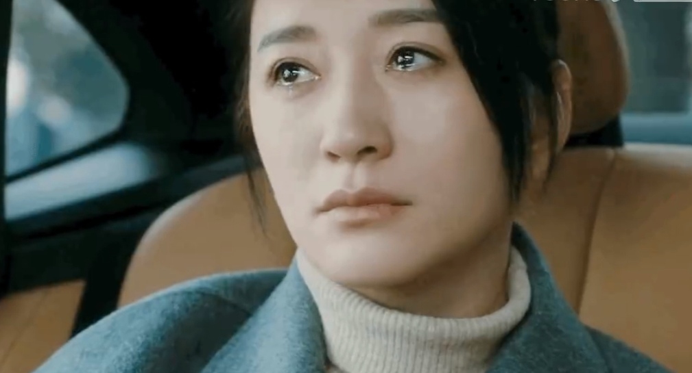 同样与娱乐圈男神搭戏，李小冉演技变化差别大，全程一张面孔