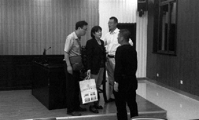 2010年，江苏女子见一学生像前夫，调查后竟是她死了17年的儿子