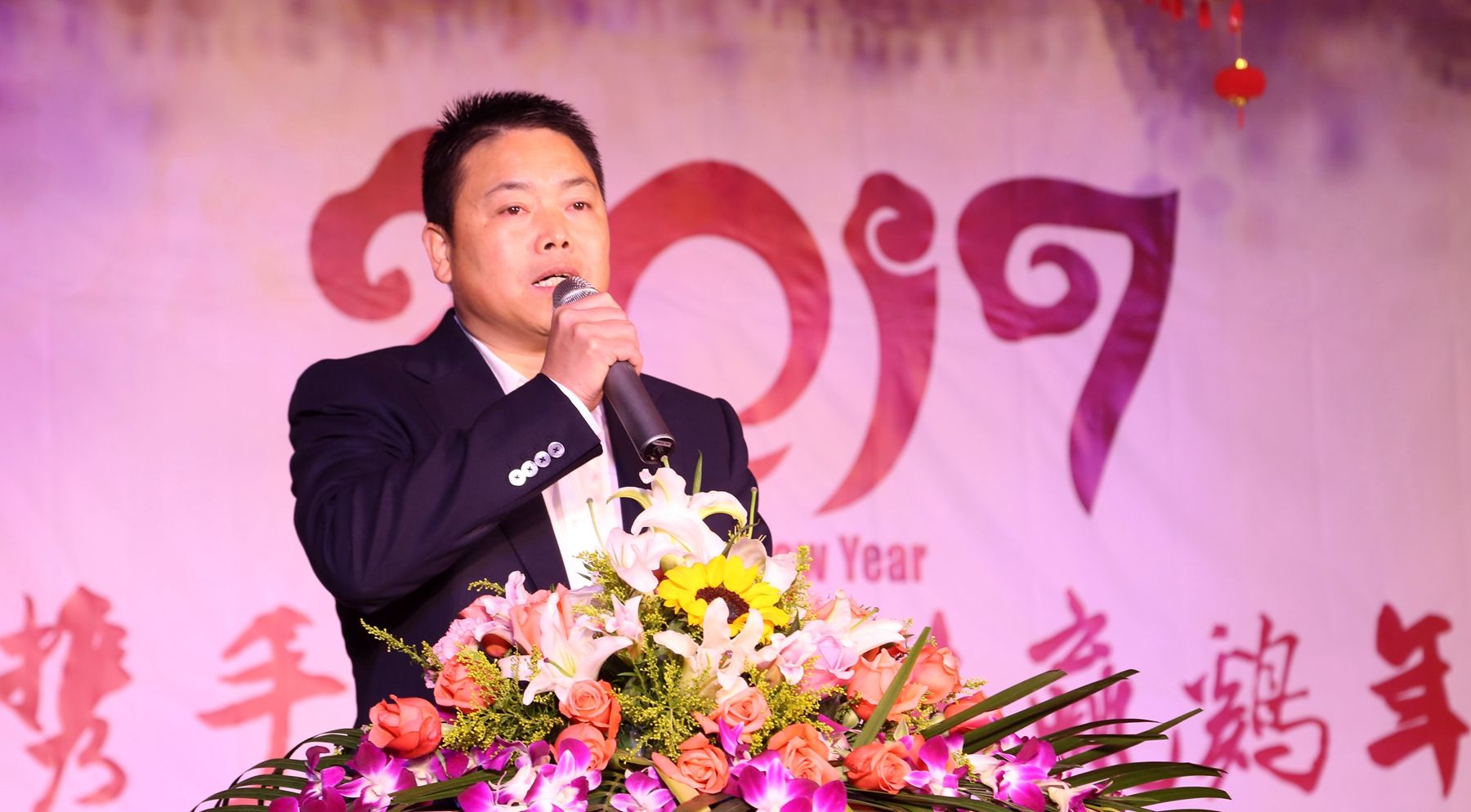 浙江“德清新首富”：40岁白手起家，创业十年A股上市，市值309亿