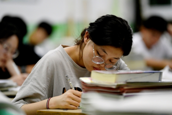 网传消息，2023年初中生将按分配上高中？不中考分流了吗？