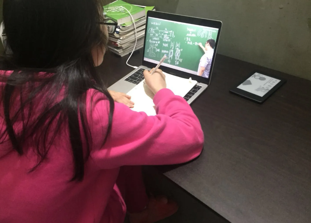 辽宁省的好消息来了，多地“线下教学”时间确定，家长们欢呼雀跃