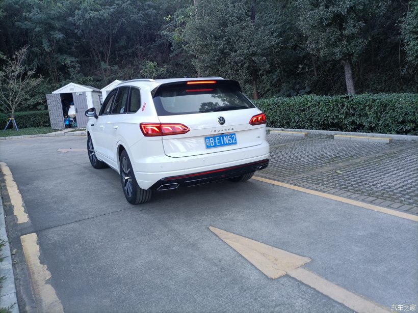56.9万提了辆大众途锐2.0T，开了3个月后，车主一肚子话要说