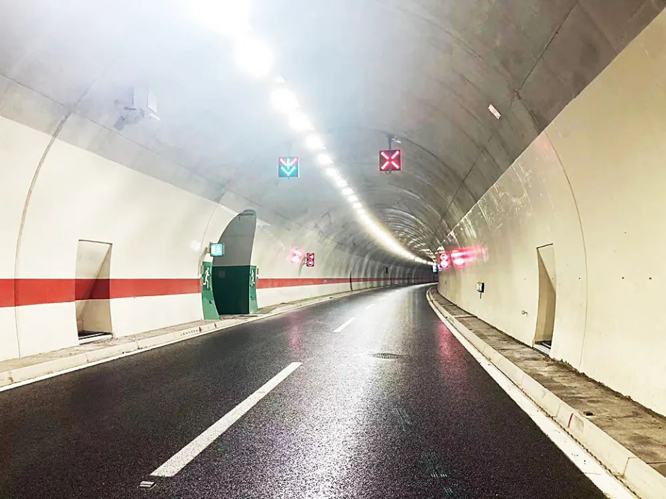 助力一帶一路，上海三思點亮40公里黑山南北高速公路