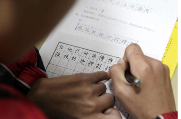 阅卷老师心仪的3种字体，虽不似“冰墩墩字体”可爱，但胜在好写