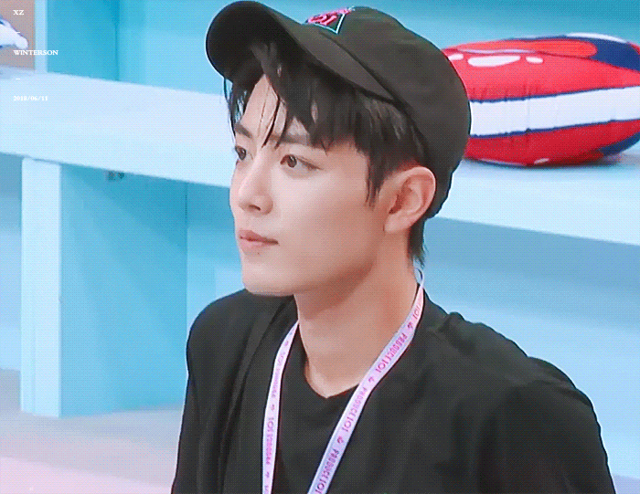 肖战各种深入人心的笑容，尤其是害羞时的笑，看不够啊